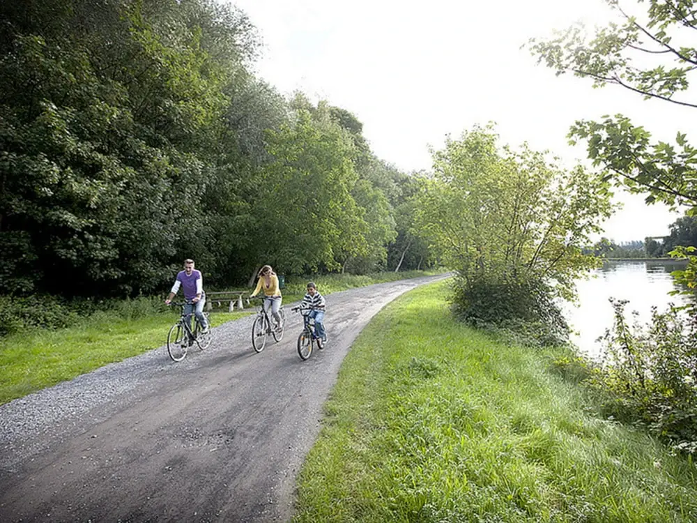 bruges-for-kids-family-cycling-belgian-coast